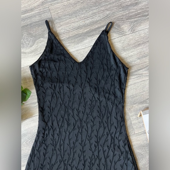 Zara woman slinky dress with sheer vine pattern. Size m - Picture 8 of 10
